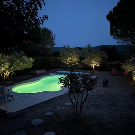 Detached House In A Quiet Location With A Pool Vila Connaux